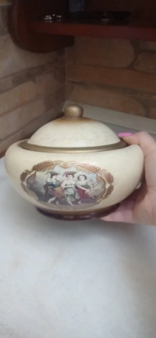Biscottiera in ceramica beige e oro