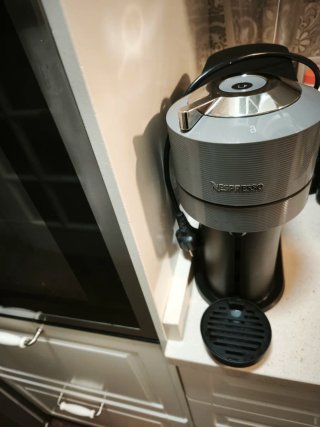Cafetera Nespresso Vertuo Gris