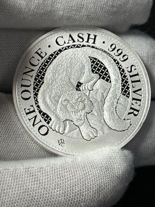 Moneda Plata St. Elena 1 oz Leopardo Nieves 2024