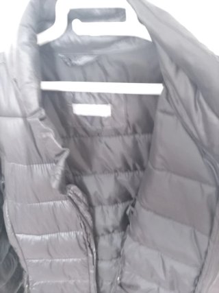 Chaqueta unisex negra acolchada