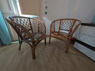 Silla de ratán tejida