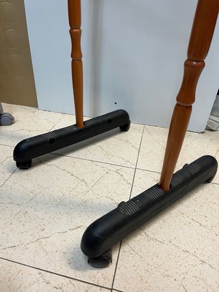 Galan de noche madera o maniqui (Casero) c/ruedas