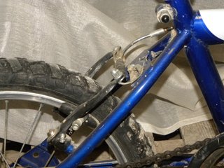 Bicicleta infantil naranja y azul