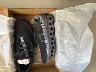 Scarpe On Cloud uomo nere e grigie