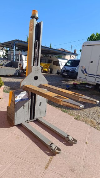 Transpaleta elevadora Swift API-01 eléctrica