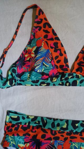 Costume da bagno fantasia floreale e animalier