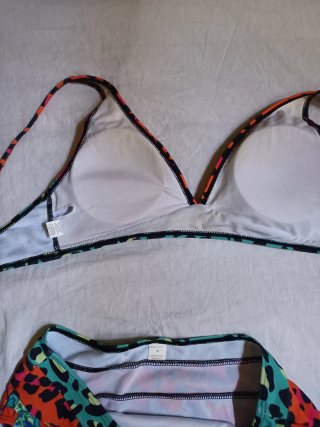 Costume da bagno fantasia floreale e animalier