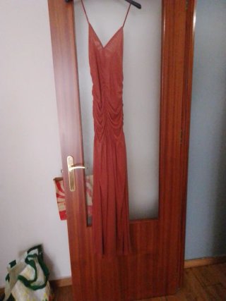 Vestido de ocasión en color caldera