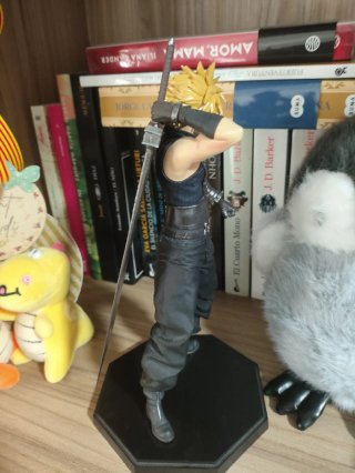 Figura Cloud Final Fantasy VII Ichiban Kuji