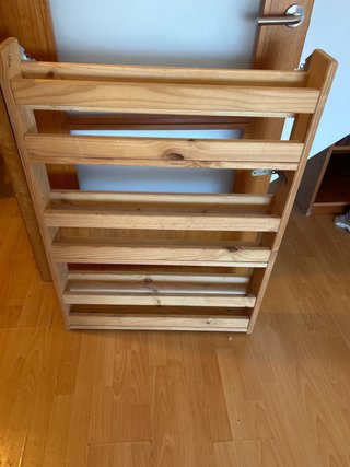 Estantería madera estilo Montessori