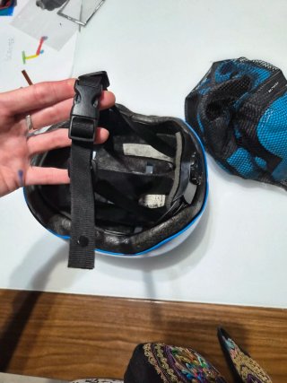 Set protección bici (casco + coderas y rodilleras)