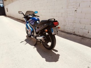 Kawasaki ZZR250 Azul y Negra