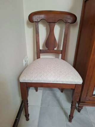 Comedor completo: mesa, mueble aparador y 6 sillas