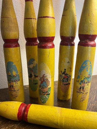 Birilli vintage in legno dipinto
