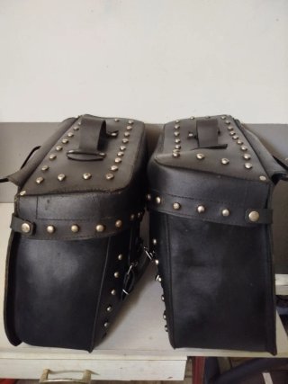 Alforjas y Respaldo Moto Custom Negro