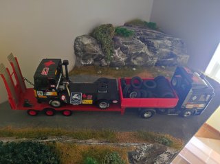 Camión Pegaso Troner 1/43 con góndola