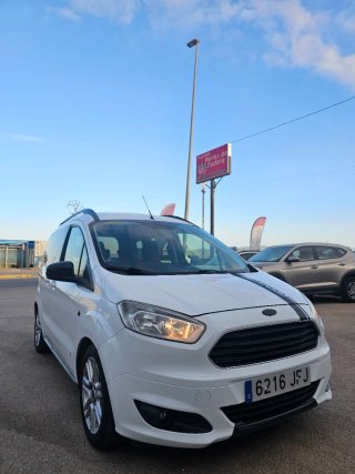 Ford E-Tourneo Courier 2015