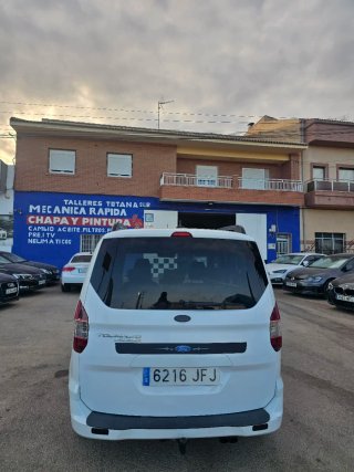Ford E-Tourneo Courier 2015