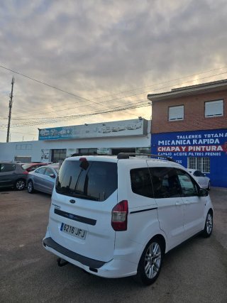 Ford E-Tourneo Courier 2015