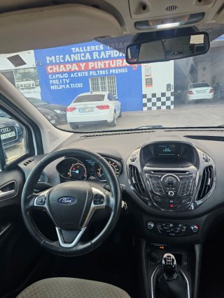 Ford E-Tourneo Courier 2015
