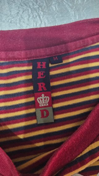 Camiseta Herd rayas roja y amarilla