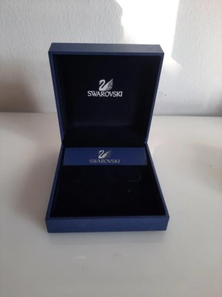 Caja pendientes Swarovski azul vacía