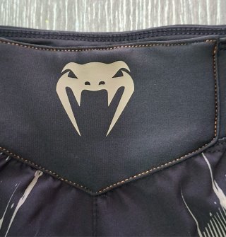 Pantalón Venum Tiger de lucha