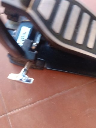 Pedal de bombo para batería