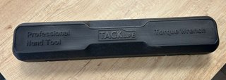 Llave dinamométrica TACKLIFE HTW1