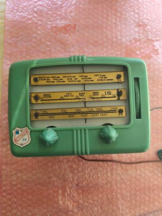 Radio miniatura de válvulas años 50
