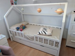 Estructura de cama infantil blanca
