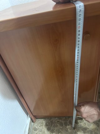 Escritorio grande con cajonera y armarios