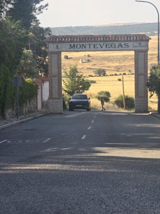 parcela con 2 construcciones