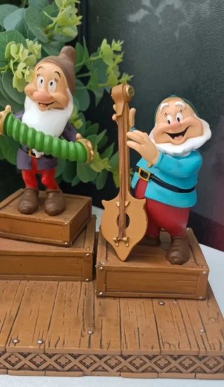 Figura enanitos Blancanieves