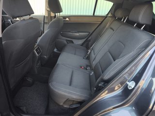 KIA Sportage 2016. 1 solo propietario. pegatina C