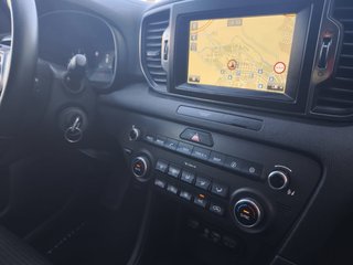 KIA Sportage 2016. 1 solo propietario. pegatina C