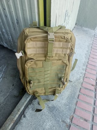 Mochila de espalda ligera a estrenar