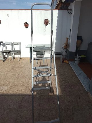 Escalera aluminio Altipesa 6 peldaños