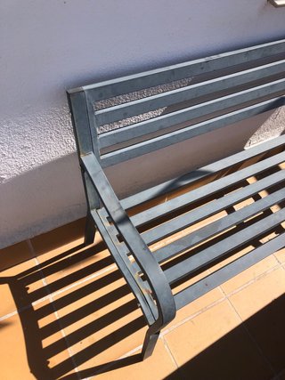 Banco Naterial Garden para exterior gris acero