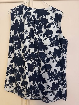 Top Adele floreale blu e bianco taglia 46