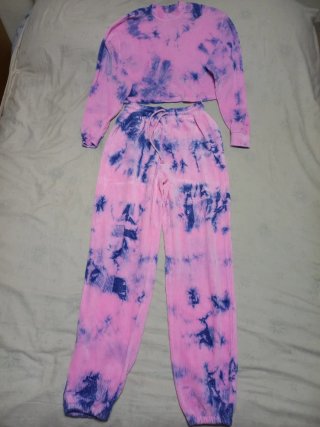 Conjunto Bershka Tie Dye Rosa y Azul Talla M