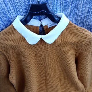 Jersey punto cuello Peter Pan mostaza
