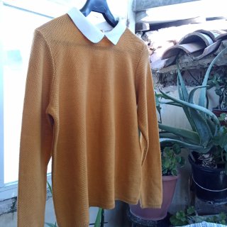 Jersey punto cuello Peter Pan mostaza