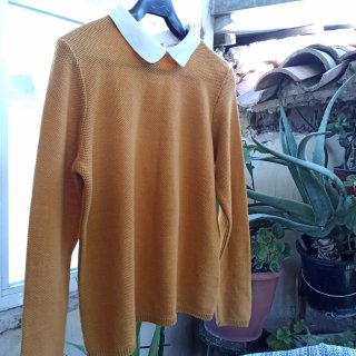 Jersey punto cuello Peter Pan mostaza