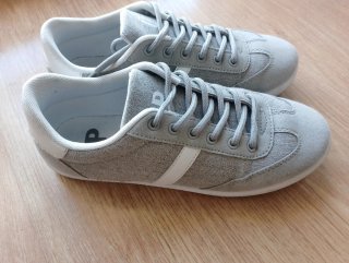 Zapatillas grises talla 39
