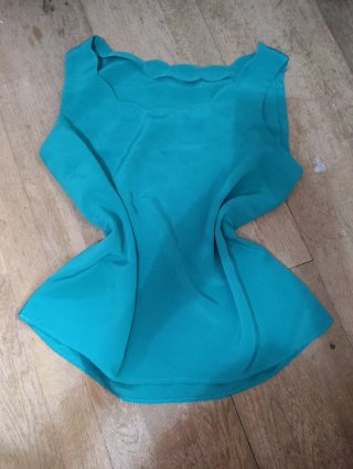 Blusa veraniega escote festoneado