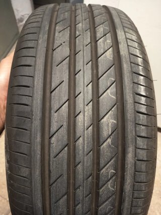 Neumático Goodyear 215/50 R18 92V