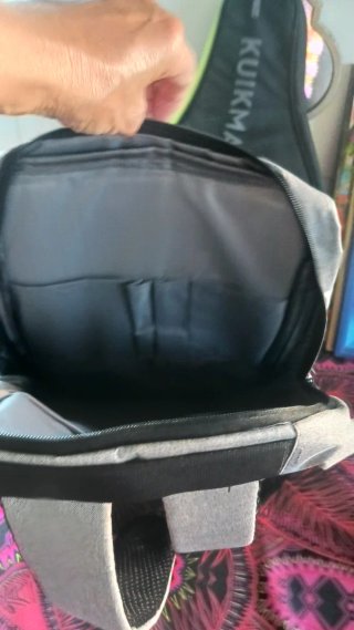 Mochila gris nueva