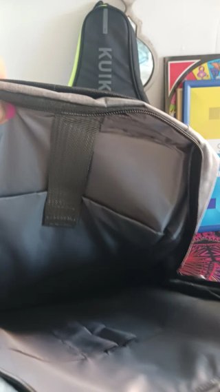 Mochila gris nueva