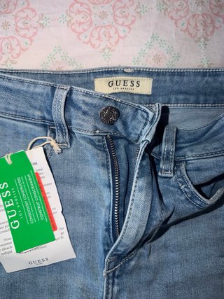 Pantalón vaquero Guess con pedrería